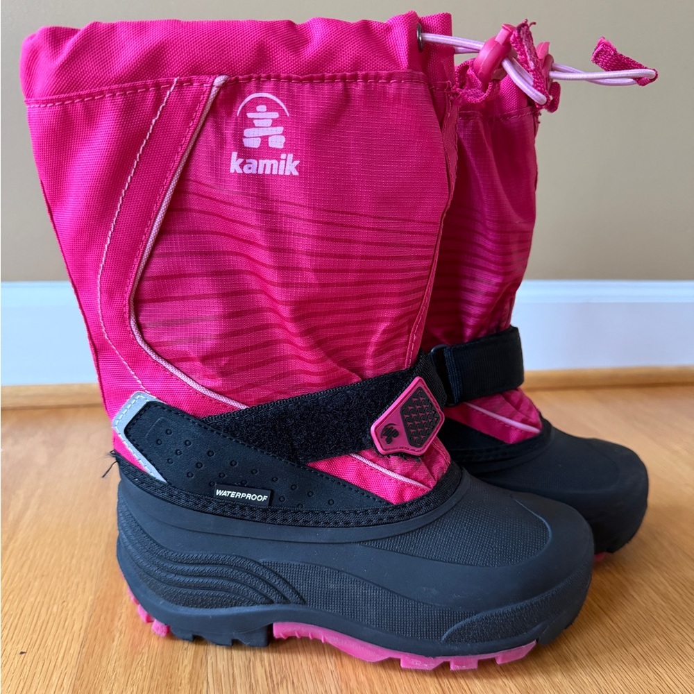 Kamik Snowfall Rose Pink and Black Snow Boot
Girls Size 2